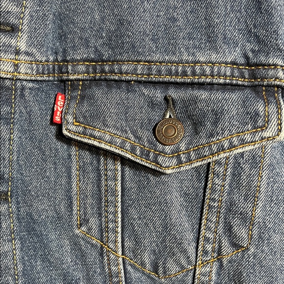 Levi's Men's Classic Blue Denim Jacket - Picture 2 of 6